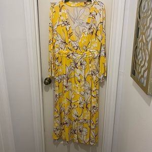 Beautiful yellow Cupshe dress‎